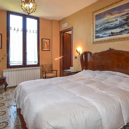 5 Bedroom Lovely In Holiday home *