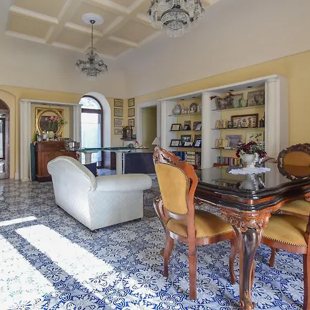 Holiday home 5 Bedroom Lovely In Lucera
